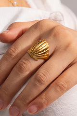 and Luxurious Gold Shell Open Ring